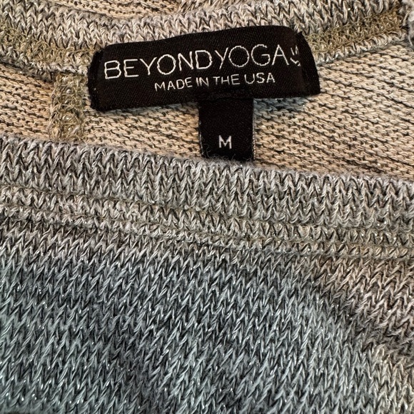 Beyond Yoga Feel the Breeze Heather Gray Sparkle Open Back Sweater Sz M - Picture 7 of 12